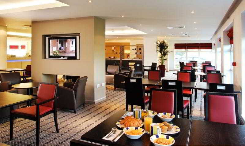 Holiday Inn Express Swindon West, An Ihg Hotel Restaurant foto